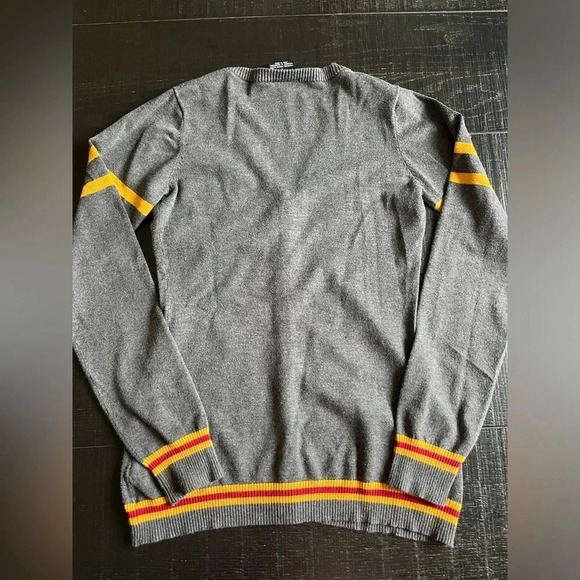 Harry Potter Gryffindor Crest Button Front Cardigan Sweater Gray Size Small - Picture 4 of 6